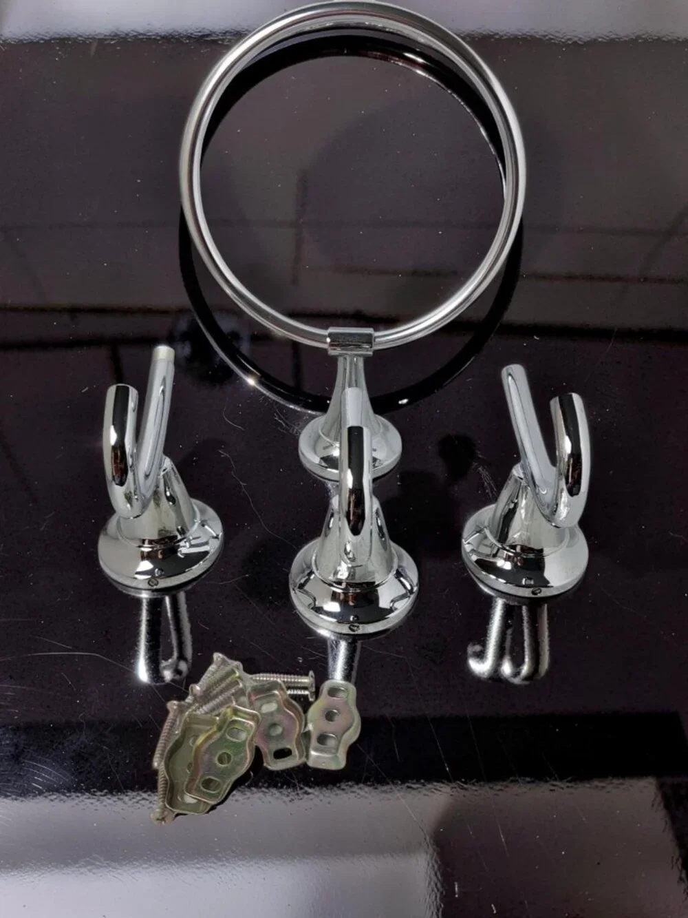 Vintage Chrome Bathroom Towel,Wash Rags Set of 4 With Mounting Hardware